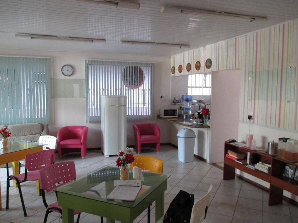 Pousada Casa Verde - Quartos Individuais - Smart Tv 32 - E Banheiro Privativo Apartment Itajaí Екстериор снимка