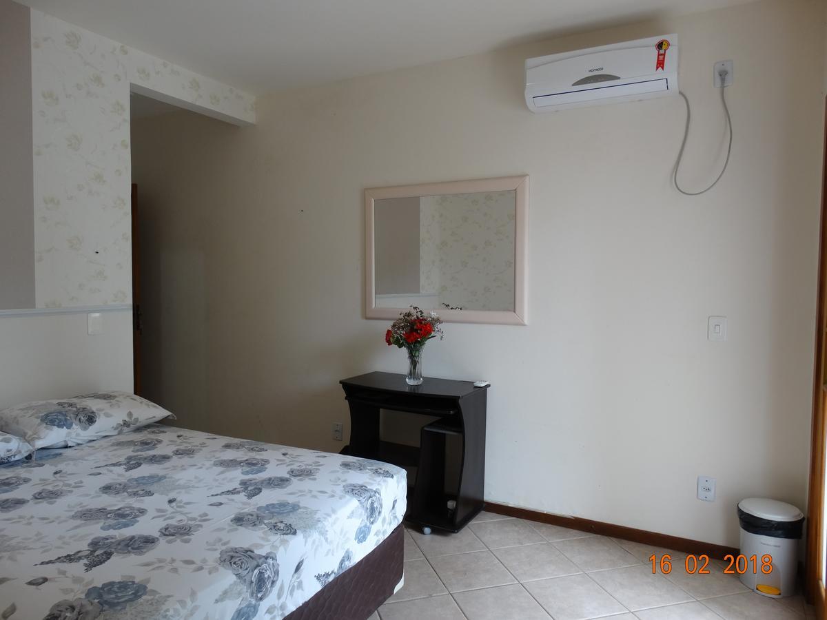 Pousada Casa Verde - Quartos Individuais - Smart Tv 32 - E Banheiro Privativo Apartment Itajaí Екстериор снимка
