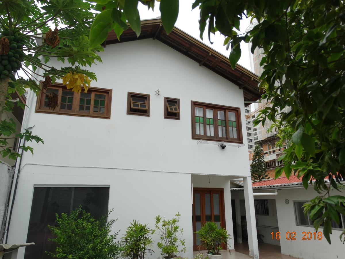 Pousada Casa Verde - Quartos Individuais - Smart Tv 32 - E Banheiro Privativo Apartment Itajaí Екстериор снимка