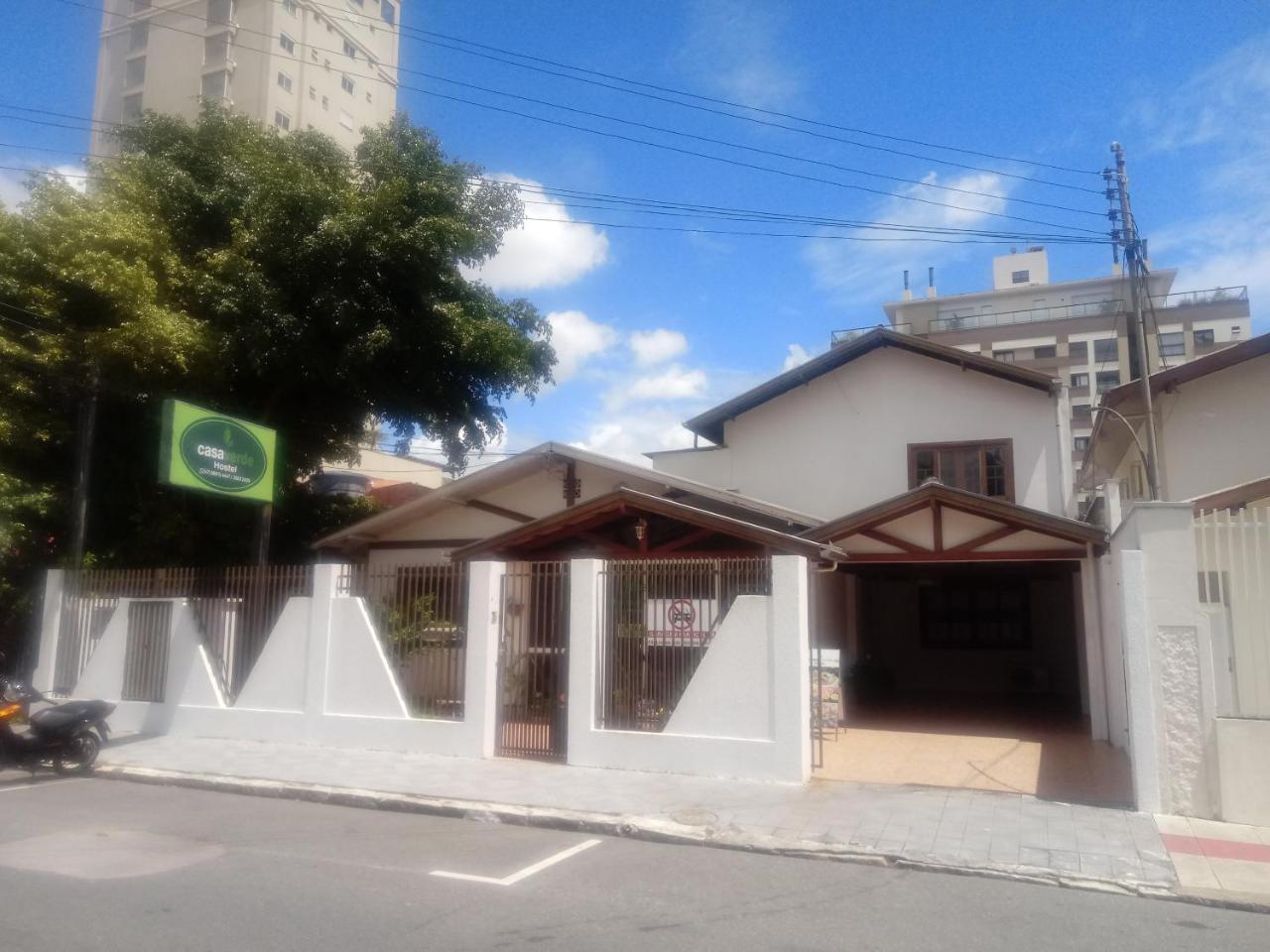 Pousada Casa Verde - Quartos Individuais - Smart Tv 32 - E Banheiro Privativo Apartment Itajaí Екстериор снимка